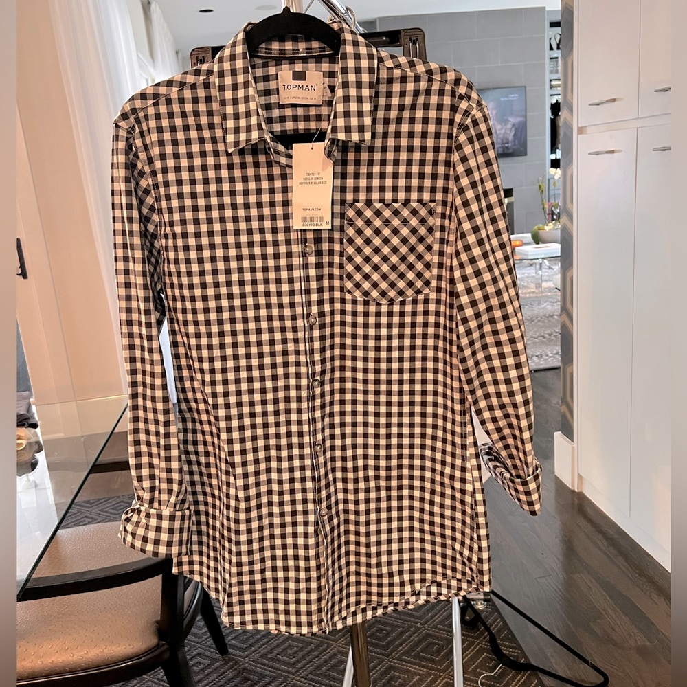 Brand new top man button down from Nordstroms. Muscle Fit size M